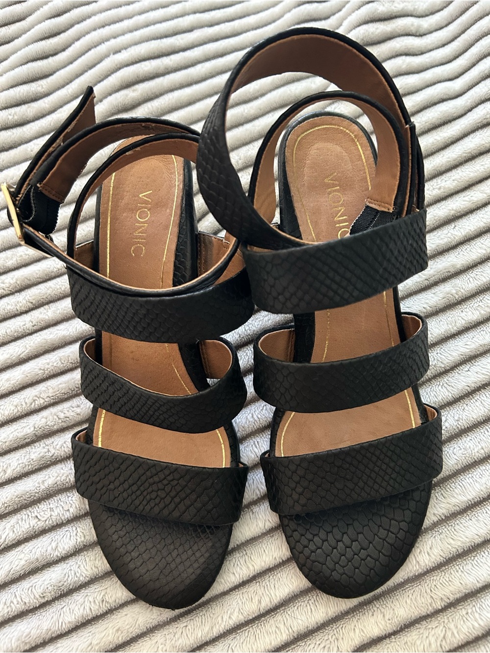 🖤 Vionic Blaire Black Snake Strappy Block Heel Sandals - Picture 5 of 8